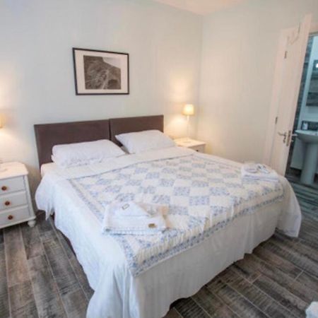 Josies Place At Waters Edge Self Catering Apartment Glenarm Esterno foto