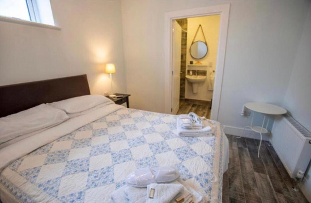 Josies Place At Waters Edge Self Catering Apartment Glenarm Esterno foto