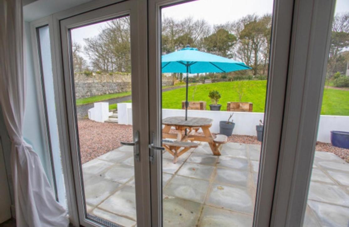 Josies Place At Waters Edge Self Catering Apartment Glenarm Esterno foto